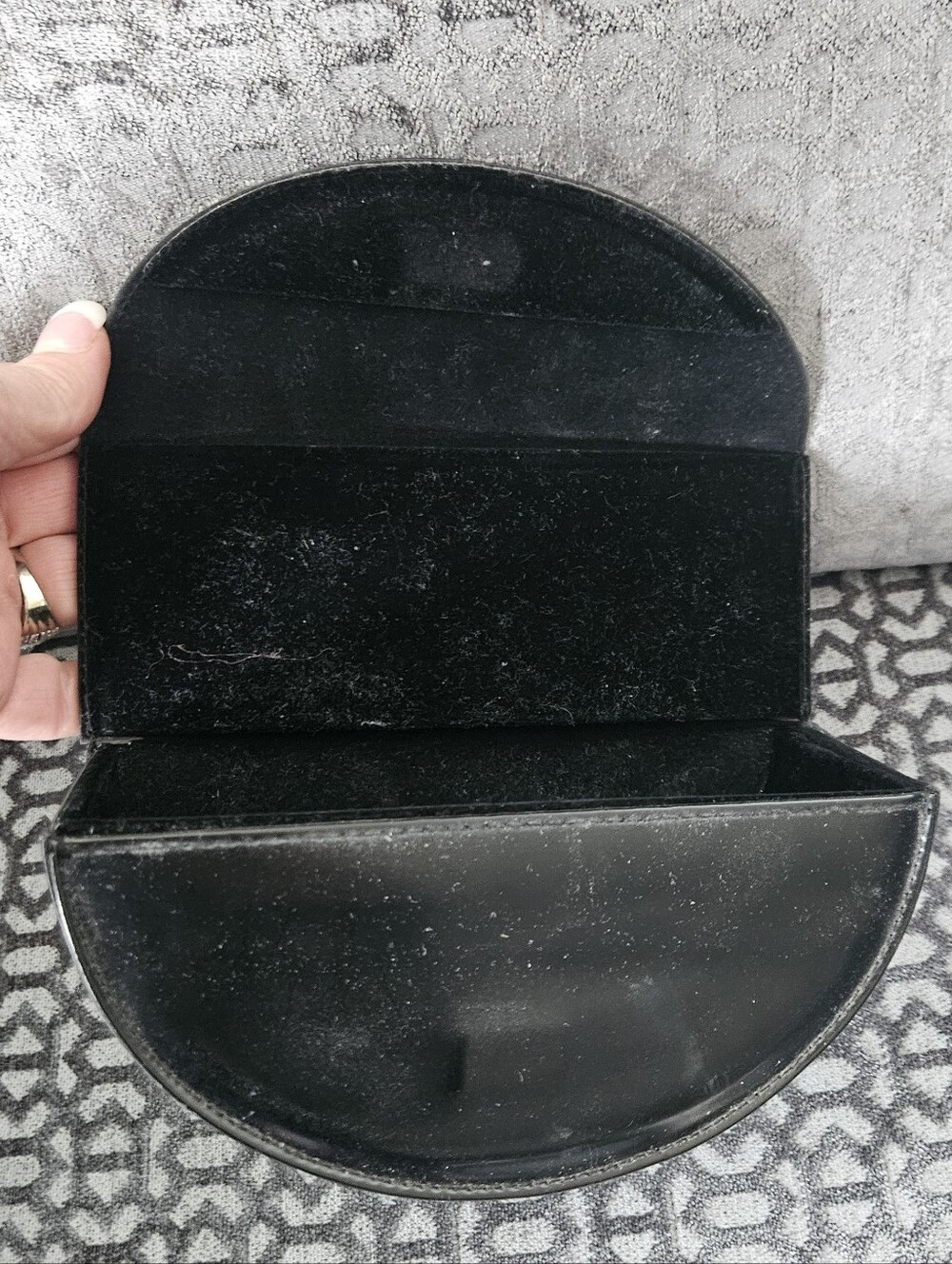 Marc By Marc Jacobs Black Semi-Hard Sunglasses Case, Excellent Condition - Picture 4 of 4